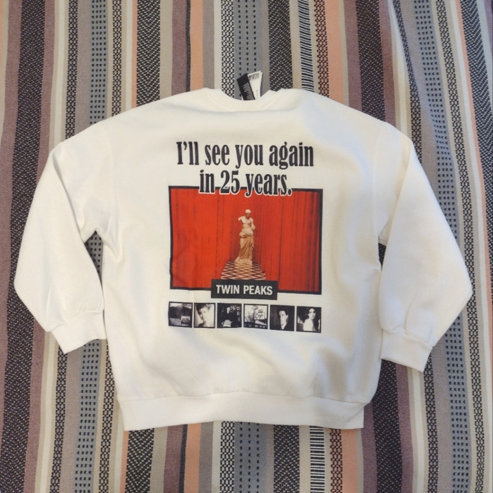 H&M Twin Peaks sweatshirt, size small